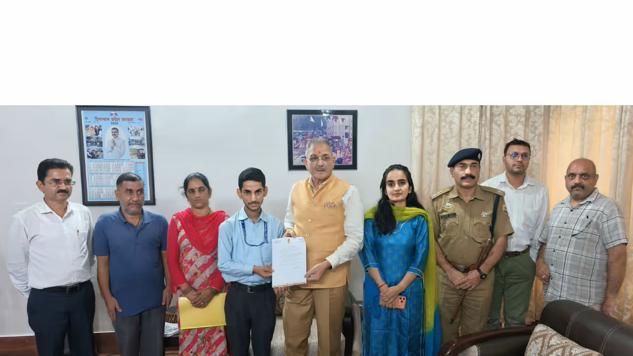 HP Governor Kavinder Gupta felicitated Sarvesh Sharma (Photo/ANI) HP Governor Kavinder Gupta felicitated Sarvesh Sharma (Photo/ANI)