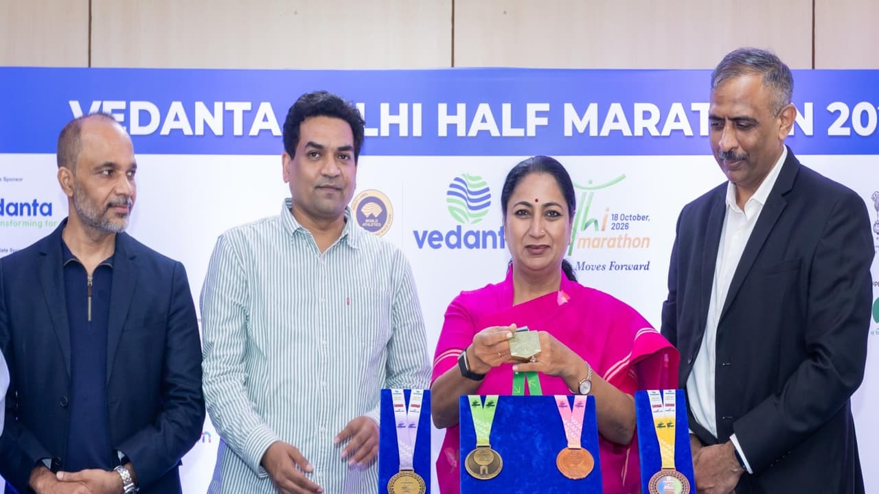 CM Rekha Gupta with the Vedanta Delhi Half Marathon 2026 Finisher's Medals. (Photo: Procam International) CM Rekha Gupta with the Vedanta Delhi Half Marathon 2026 Finisher's Medals. (Photo: Procam International)