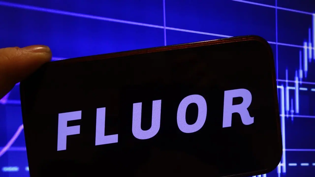 Fluor Corp Stock Declines As Much As 7% Premarket After Q4 Earnings, 2025 Outlook Fall Short Of Estimates: Retail’s Cautiously Optimistic