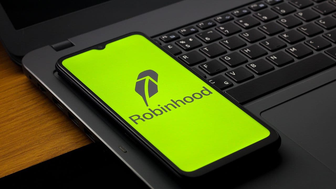 https://stocktwits.com/news articles/markets/equity/robinhood stock drops despite mizuho s 130 price target as crypto revenue falls 55/cZU9QvGRB6w https://stocktwits.com/news articles/markets/equity/robinhood stock drops despite mizuho s 130 price target as crypto revenue falls 55/cZU9QvGRB6w