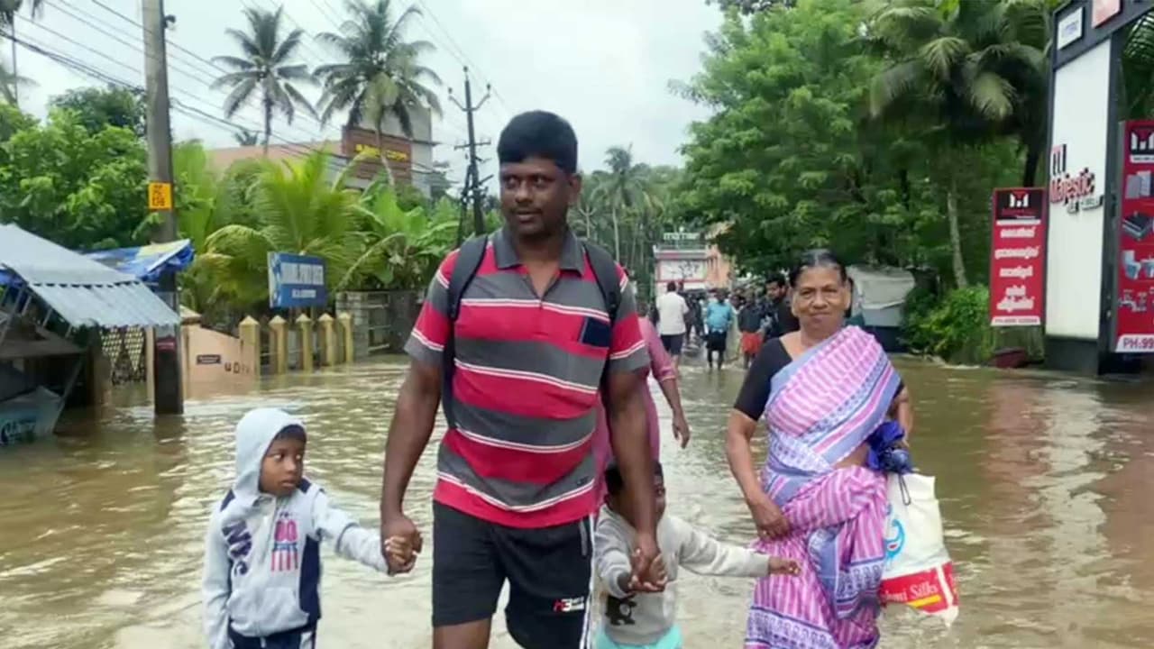 Floodwater enters the Kuttanad area in Keralam's Alappuzha (Photo/ANI) Floodwater enters the Kuttanad area in Keralam's Alappuzha (Photo/ANI)