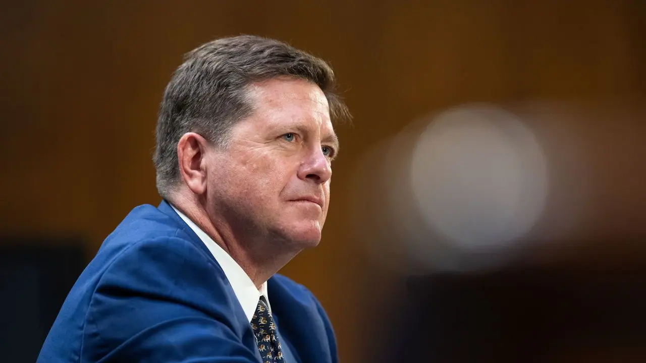 https://stocktwits.com/news articles/markets/equity/trump names jay clayton ai czar head of super intelligence force what it means for anthropic open ai google/cZDplr2RBS4 https://stocktwits.com/news articles/markets/equity/trump names jay clayton ai czar head of super intelligence force what it means for anthropic open ai google/cZDplr2RBS4