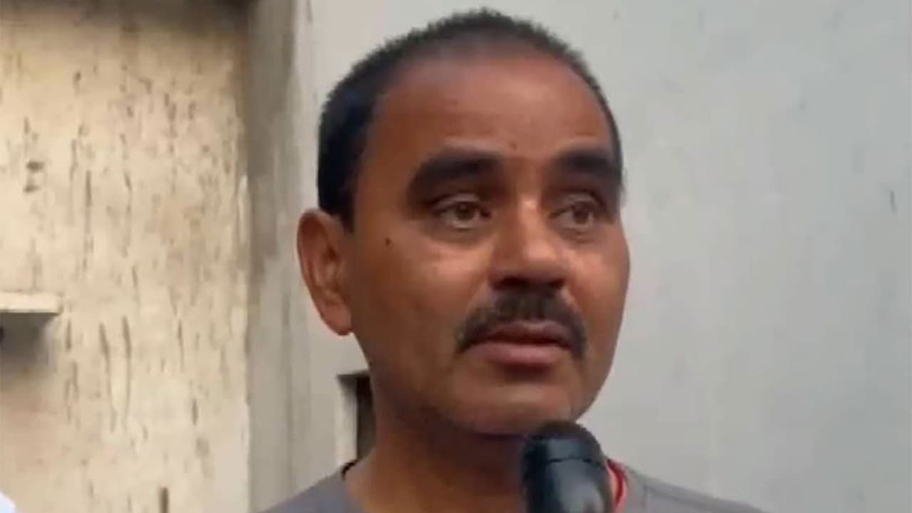 Father of the deceased Dr Vikash Kumar Gupta (Photo/ANI) Father of the deceased Dr Vikash Kumar Gupta (Photo/ANI)