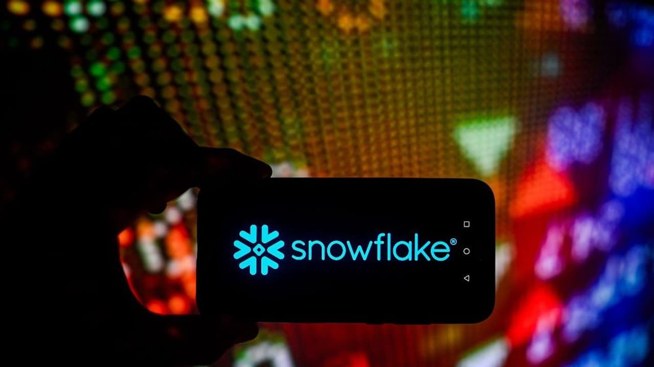 https://stocktwits.com/news articles/markets/equity/why snowflake stock is gaining steam in today s premarket/chs62bxRdmE