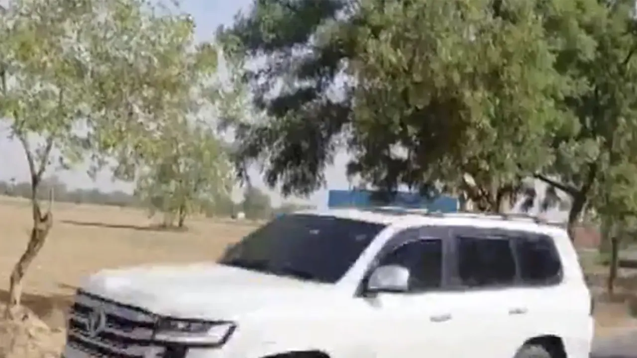 Gurmeet Ram Rahim leaves Sunaria prison in Rohtak after getting Parole(File photo/ANI) Gurmeet Ram Rahim leaves Sunaria prison in Rohtak after getting Parole(File photo/ANI)