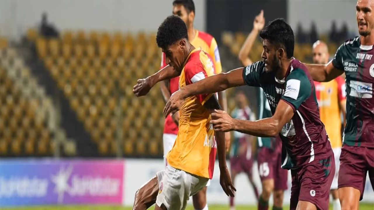 Players in action during their AIFF Super Cup game (Photo: ISL)
