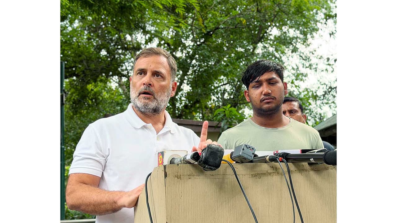 Rahul Gandhi along with a protester who was the allegedly victim of pellet gun during July 20 student protests (Photo/ANI) Rahul Gandhi along with a protester who was the allegedly victim of pellet gun during July 20 student protests (Photo/ANI)