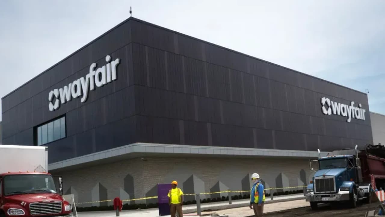 https://stocktwits.com/news articles/markets/equity/wayfair gets price target hike from citi/ch6RcI9R3gc