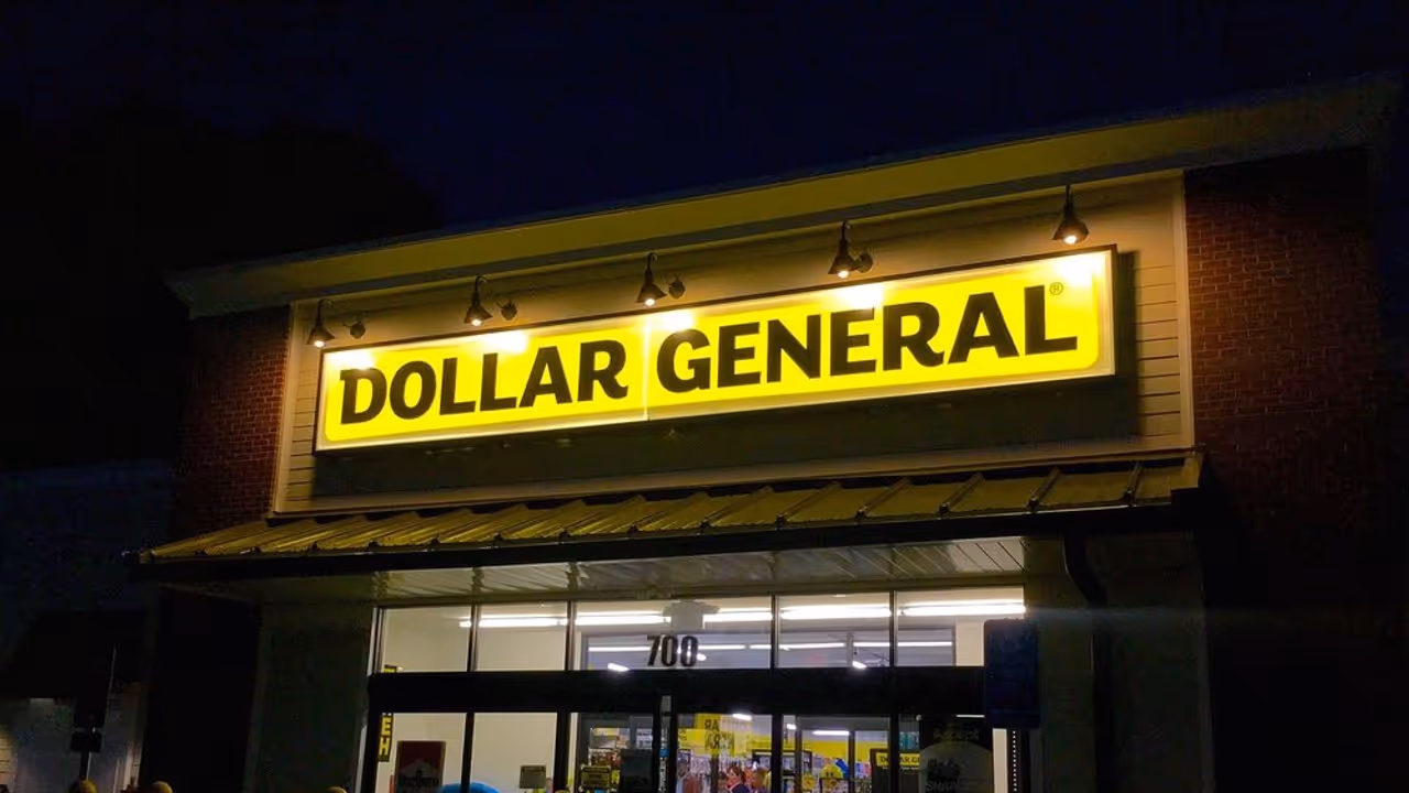 Dollar General Topped The S&P 500 Last Month, But Retail Investors Worry About Trump Tariff Risks Dollar General Topped The S&P 500 Last Month, But Retail Investors Worry About Trump Tariff Risks