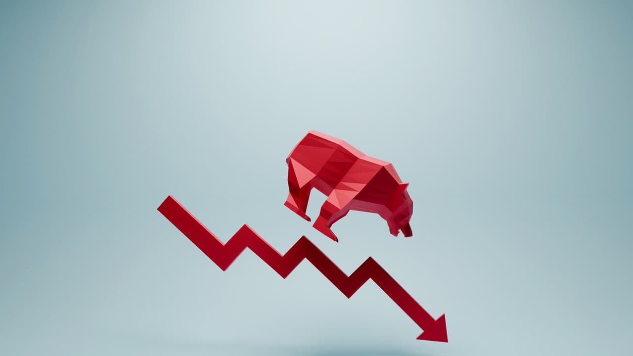 QQQ, SPY Slump After Trump Tariffs Dent Risk Appetite: Retail Turns Downbeat QQQ, SPY Slump After Trump Tariffs Dent Risk Appetite: Retail Turns Downbeat