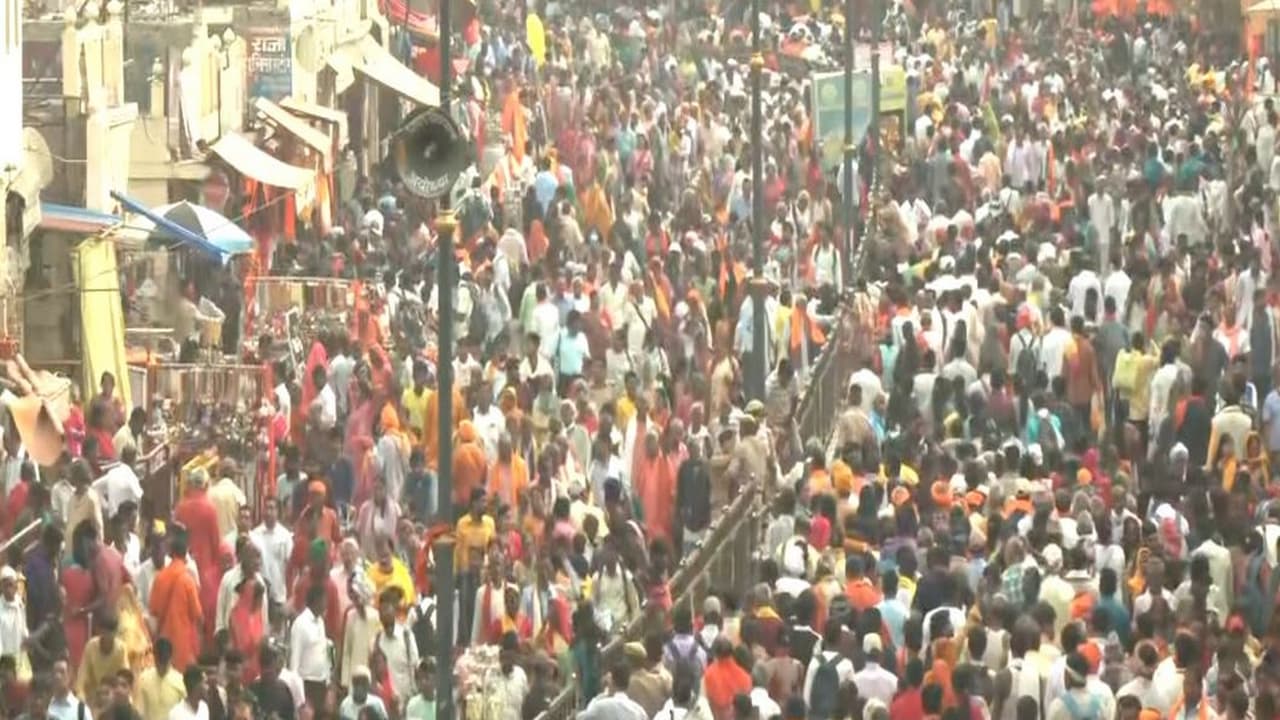 Devotees throng Shri Ram Janmbhoomi Temple to offer prayers (Photo/ANI) Devotees throng Shri Ram Janmbhoomi Temple to offer prayers (Photo/ANI)
