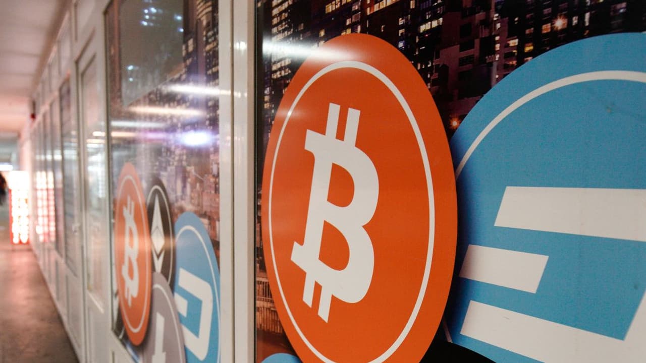 Bitcoin Slumps Below $85K Dragging Crypto Fear Index To 3-Year Low – Analyst Still Sees $200K Ahead