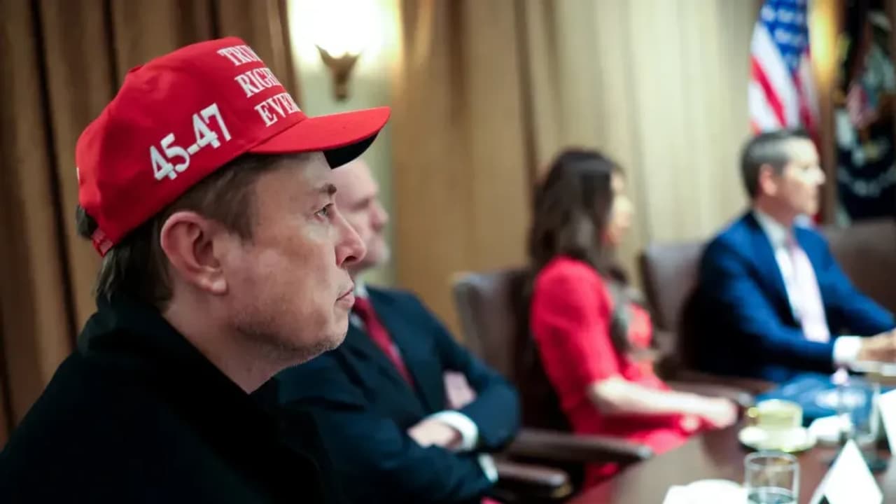 Tesla Bull Dan Ives Calls On Elon Musk To Leave Government, Become ‘Full Time’ CEO Of EV Giant: Retail Stays Bullish Ahead Of Q1 Earnings Tesla Bull Dan Ives Calls On Elon Musk To Leave Government, Become ‘Full Time’ CEO Of EV Giant: Retail Stays Bullish Ahead Of Q1 Earnings