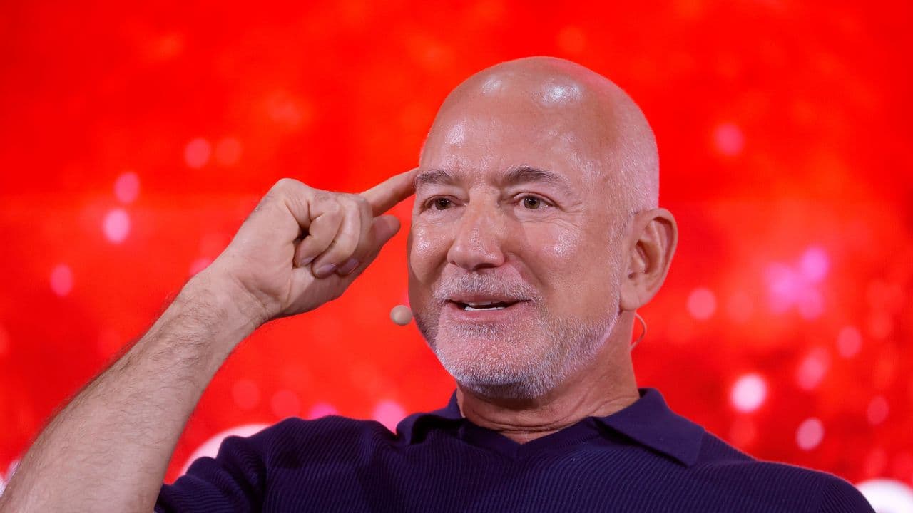 https://stocktwits.com/news articles/markets/equity/amzn 3 trillion market cap retail bezos share sale/cZo5P2uRJ38 https://stocktwits.com/news articles/markets/equity/amzn 3 trillion market cap retail bezos share sale/cZo5P2uRJ38