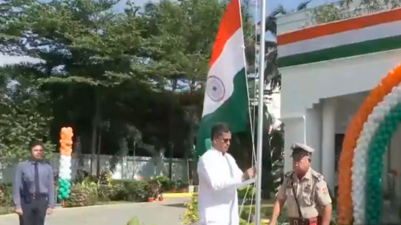 Trioura CM Manik Saha hoists Tricolour at residence (Photo: ANI) Trioura CM Manik Saha hoists Tricolour at residence (Photo: ANI)