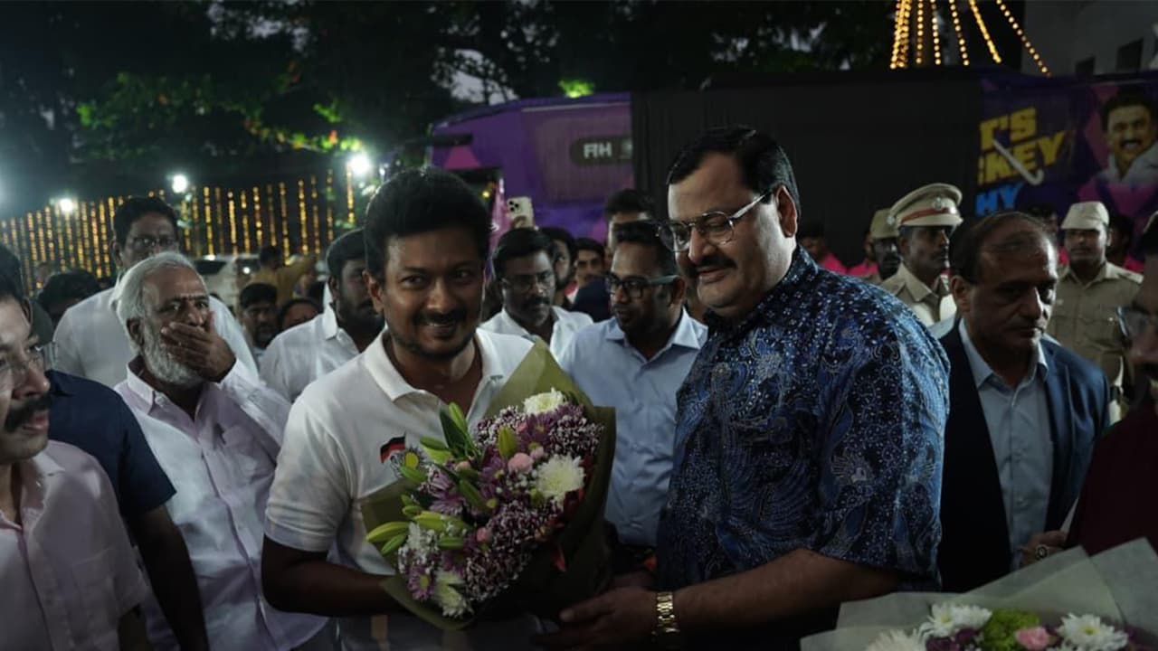 Deputy Chief Minister of Tamil Nadu Udhayanidhi Stalin and HI Secretary General Bhola Nath (Photo: Hockey India) 