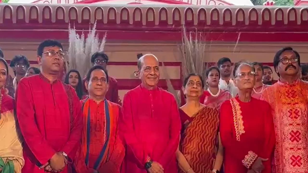 High Commissioner to Bangladesh Dinesh Trivedi attends Mahalaya celebrations (Photo/ANI) High Commissioner to Bangladesh Dinesh Trivedi attends Mahalaya celebrations (Photo/ANI)