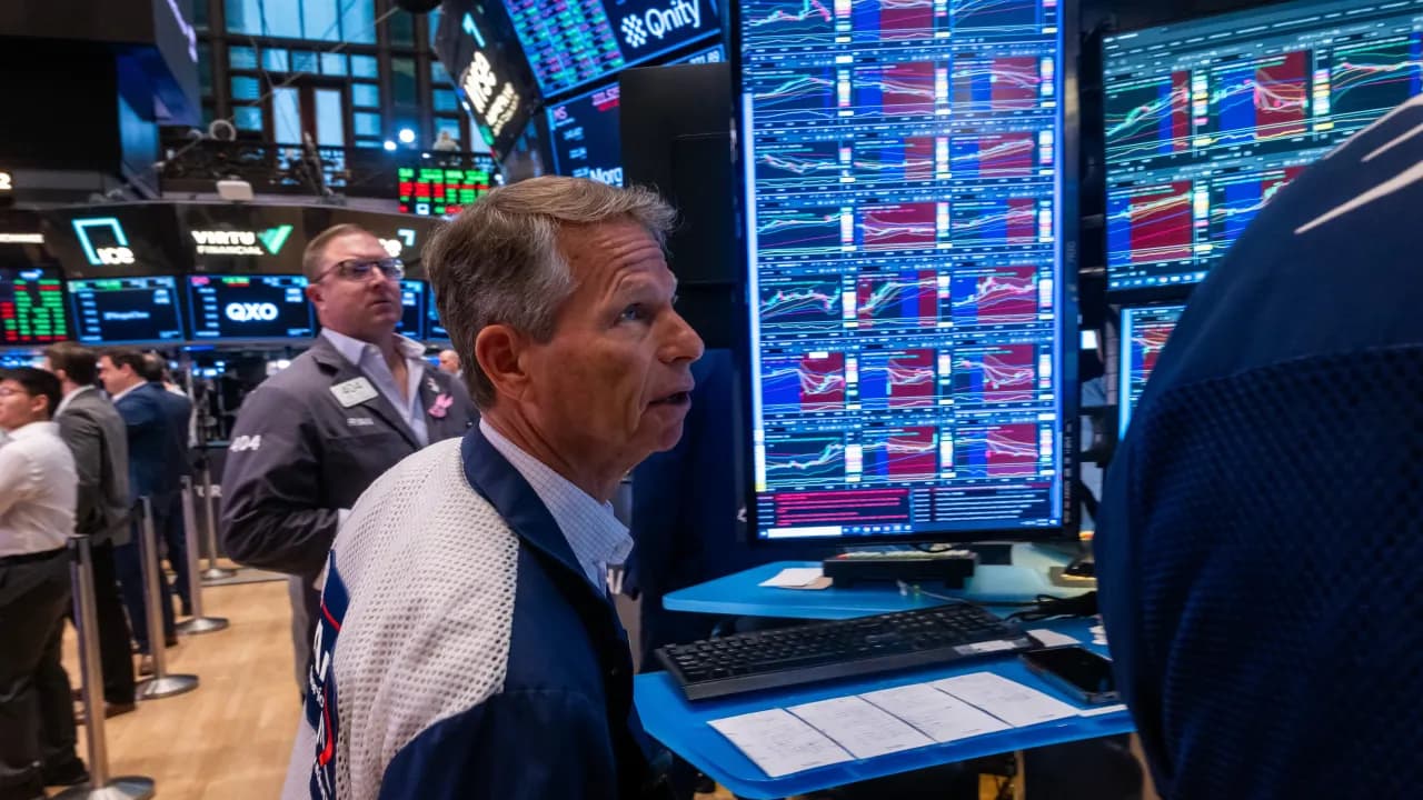 https://stocktwits.com/news articles/markets/equity/us stocks end third session lower as higher treasury yields oil prices weigh/cZYcnUERJjD https://stocktwits.com/news articles/markets/equity/us stocks end third session lower as higher treasury yields oil prices weigh/cZYcnUERJjD