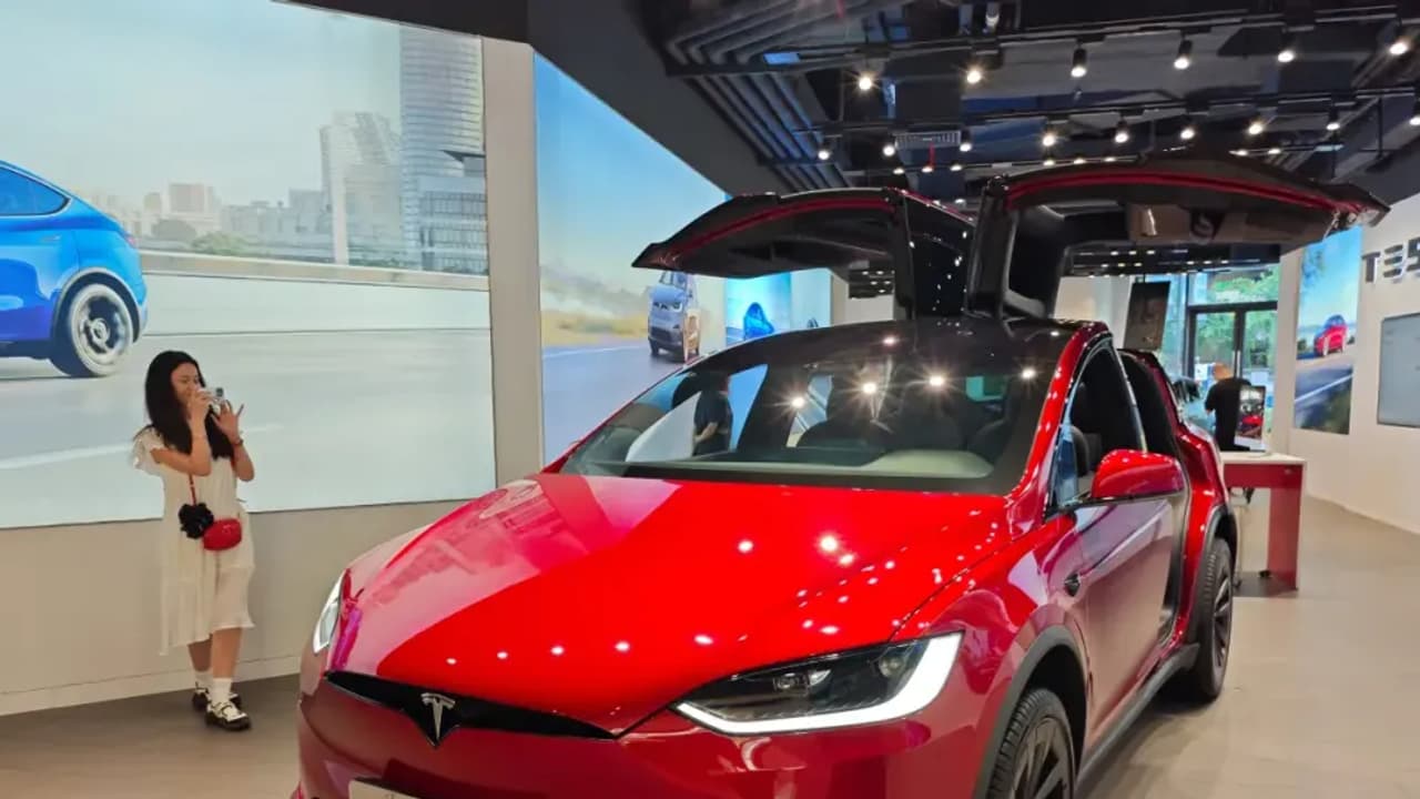 https://stocktwits.com/news articles/markets/equity/tesla sales europe nosedive in may/chkYE0TRbHX https://stocktwits.com/news articles/markets/equity/tesla sales europe nosedive in may/chkYE0TRbHX