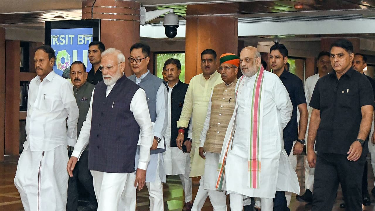 Prime Minister Narendra Modi along with BJP leaders (Photo/ANI) Prime Minister Narendra Modi along with BJP leaders (Photo/ANI)