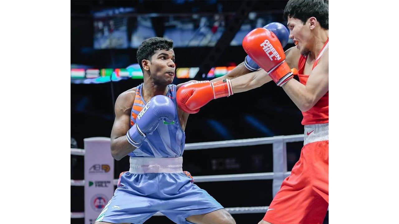 Vishvanath Suresh (L). (Photo/Asian Boxing) Vishvanath Suresh (L). (Photo/Asian Boxing)