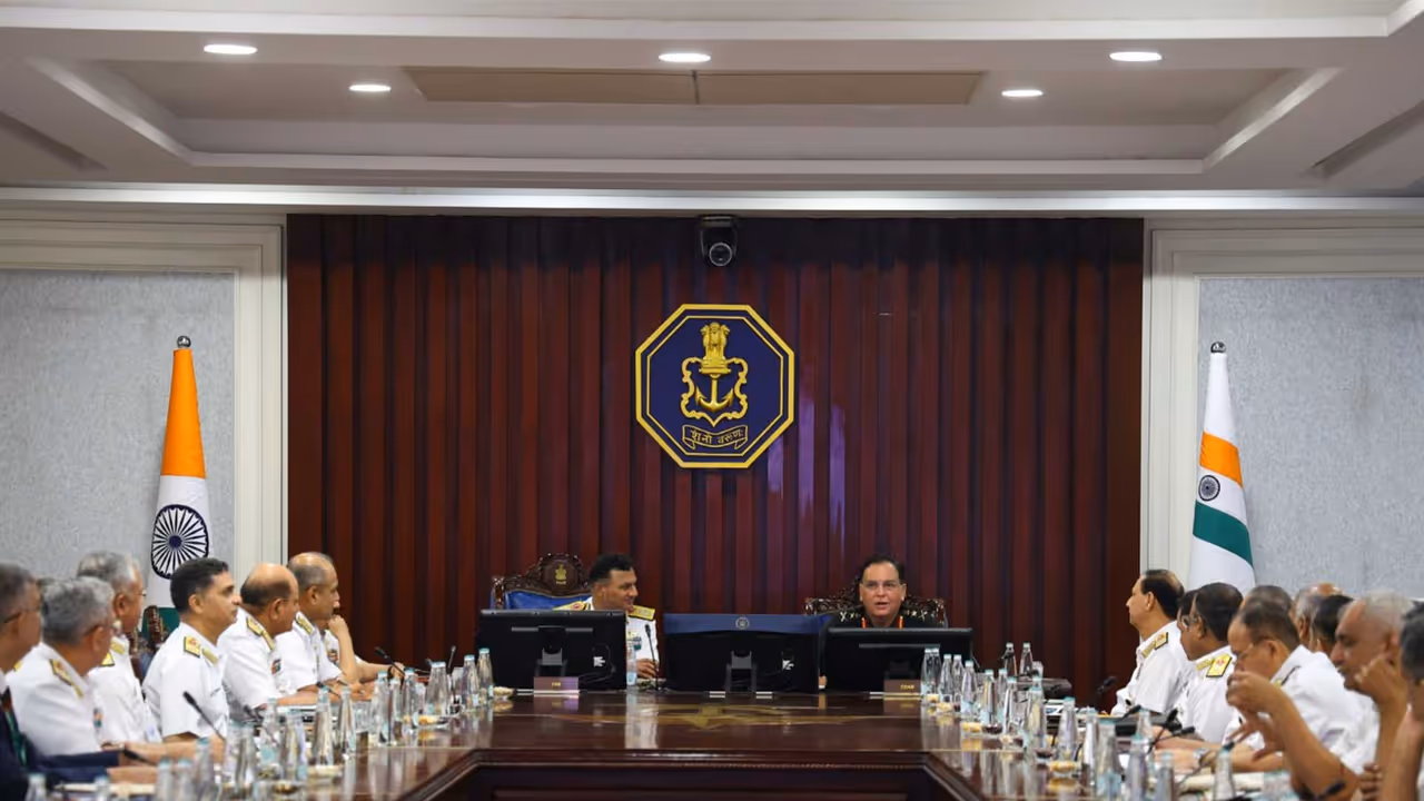 Army Chief Gen Dhiraj Seth interacts with Naval Commanders (Photo: X/@indiannavy) Army Chief Gen Dhiraj Seth interacts with Naval Commanders (Photo: X/@indiannavy)