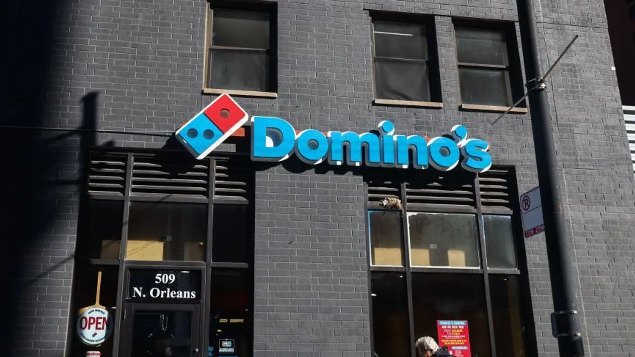 Domino's Pizza Stock Stumbles After Mixed Q4 Earnings: Retail Sentiment Goes Stale