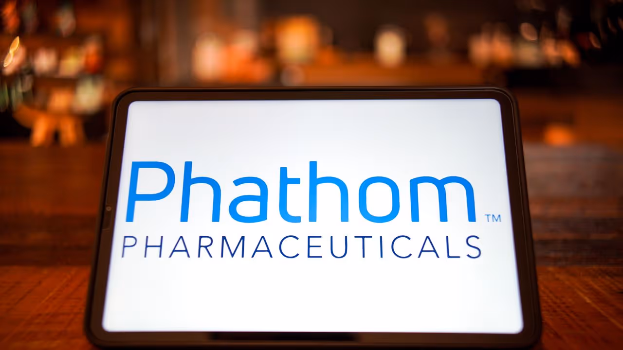 https://stocktwits.com/news articles/markets/equity/phat stock falls 7 as leerink sees little near term upside ceo plays down upcoming rival/cZt7al5RJzt https://stocktwits.com/news articles/markets/equity/phat stock falls 7 as leerink sees little near term upside ceo plays down upcoming rival/cZt7al5RJzt