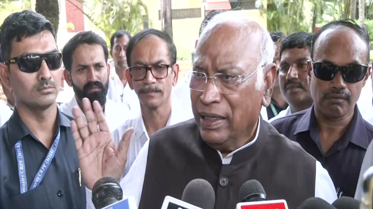 AICC President Mallikarjun Kharge (File Photo/ANI) AICC President Mallikarjun Kharge (File Photo/ANI)