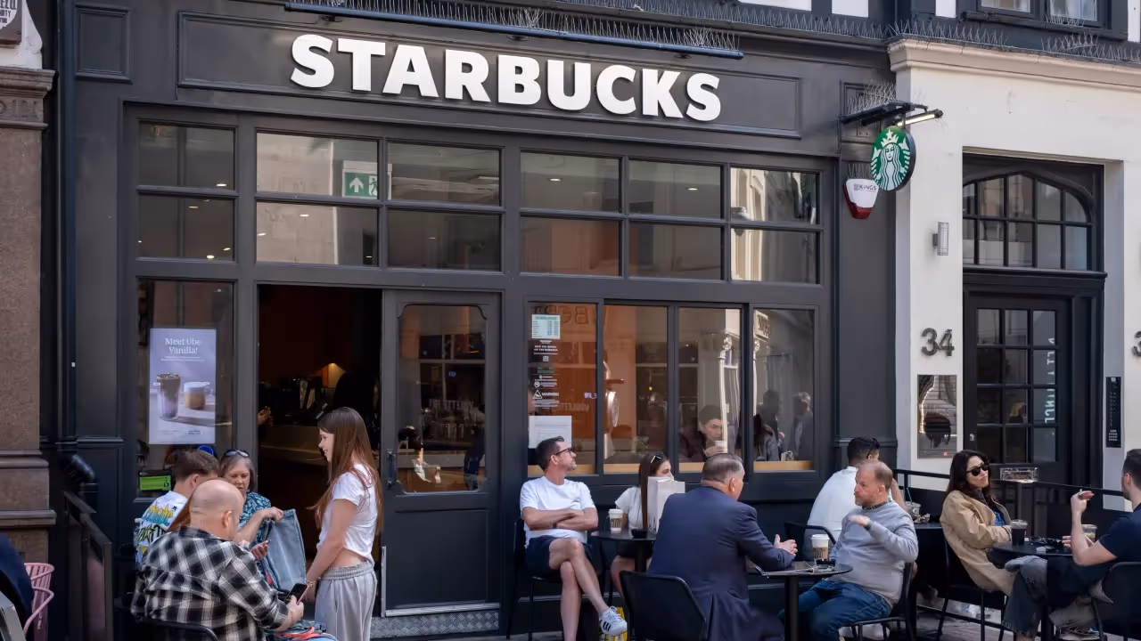 https://stocktwits.com/news articles/markets/equity/starbucks to shut 250 north america coffeehouses coo says back to starbucks strategy is working/cZMJbxJRB9a https://stocktwits.com/news articles/markets/equity/starbucks to shut 250 north america coffeehouses coo says back to starbucks strategy is working/cZMJbxJRB9a