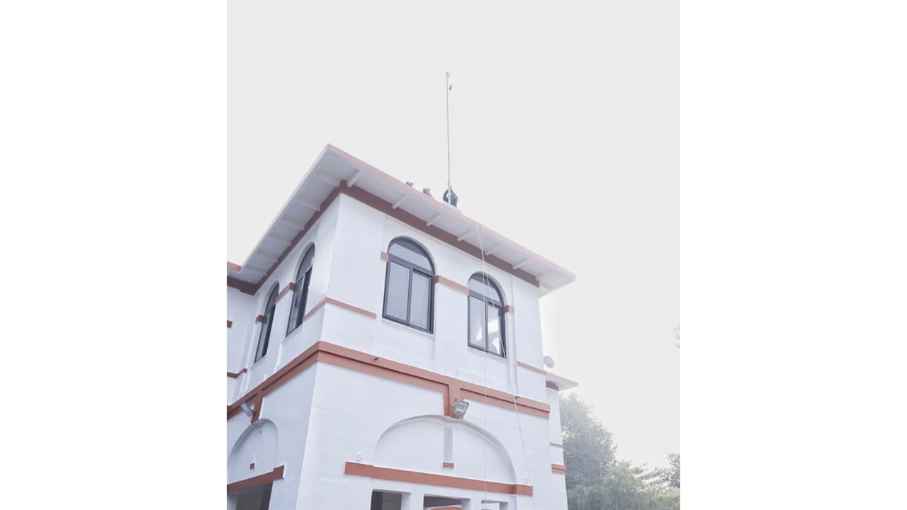 Bihar CM Nitish Kumar unfurled National Flag at his residence (Photo: Bihar CMO) Bihar CM Nitish Kumar unfurled National Flag at his residence (Photo: Bihar CMO)