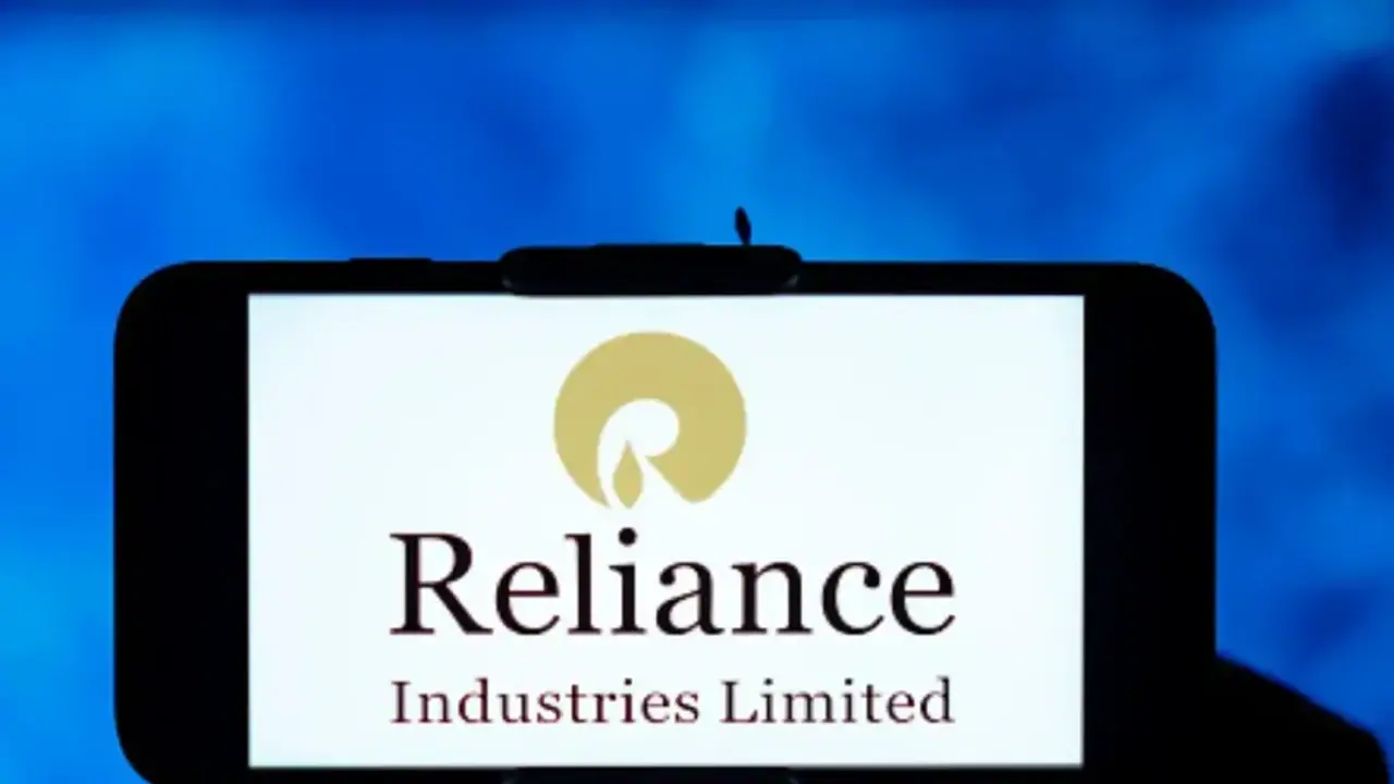 https://stocktwits.com/news articles/markets/equity/after sharp rally reliance power enters overbought territory sebi ra rajneesh sharma/chlXqcDRb6k
