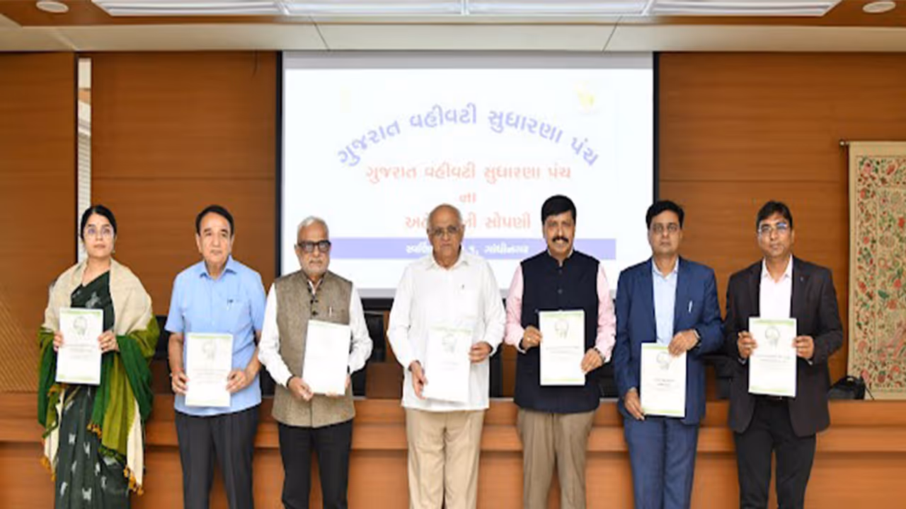 Gujarat CM Bhupendra Patel with GARC Panel (Photo/Gujarat Government)