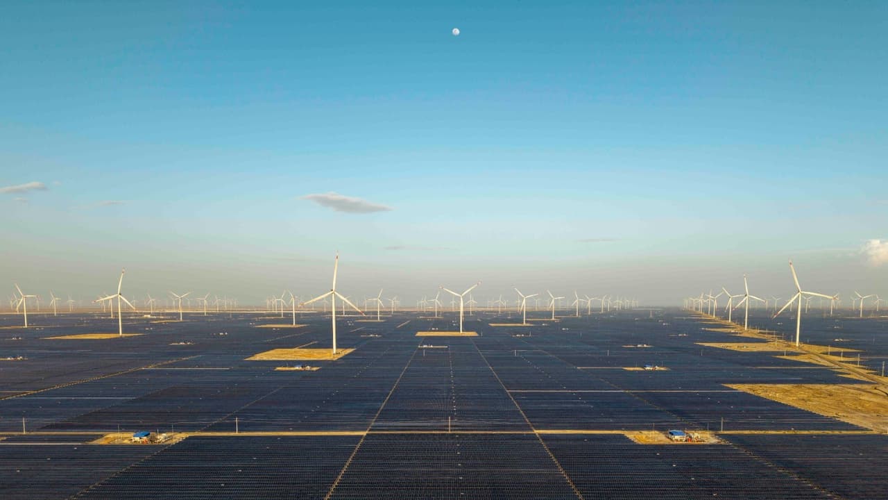 World’s largest renewable energy plant at Khavda, Gujarat (Photo/Adani) World’s largest renewable energy plant at Khavda, Gujarat (Photo/Adani)