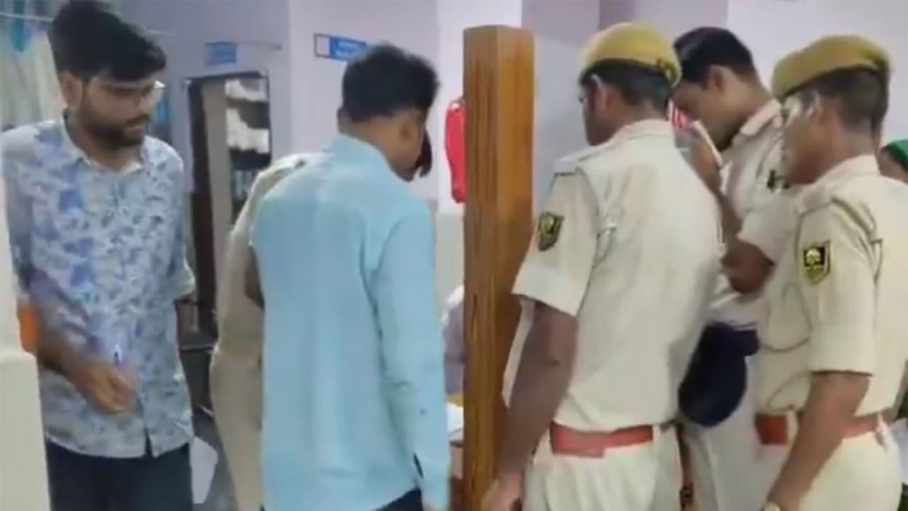 Police brought the prime accused, Rohit Kumar, and his brother in law, Vikram Kumar Sahni, in the case involving the rape of a woman at a hotel for a medical examination. (Photo/ ANI) Police brought the prime accused, Rohit Kumar, and his brother in law, Vikram Kumar Sahni, in the case involving the rape of a woman at a hotel for a medical examination. (Photo/ ANI)