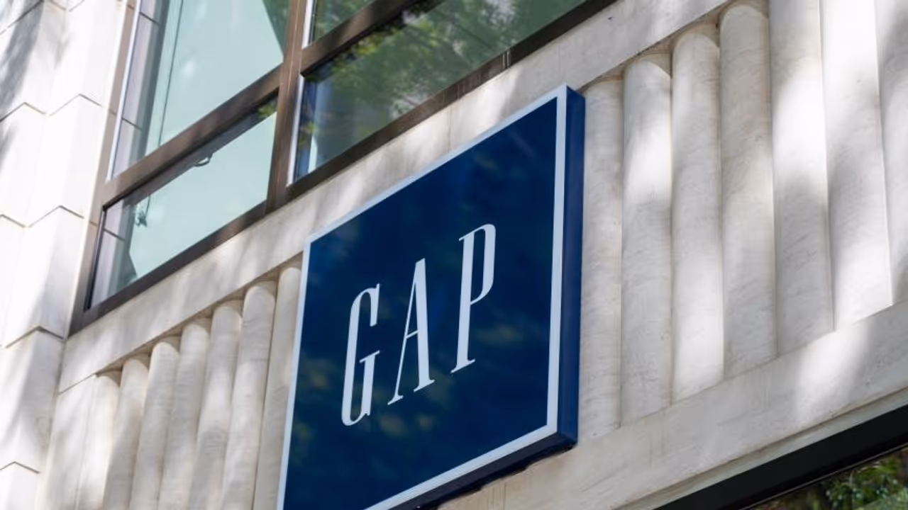 Gap Shares Surge After Market As Q4 Earnings Smash Wall Street Estimates: Retail’s Extremely Bullish Gap Shares Surge After Market As Q4 Earnings Smash Wall Street Estimates: Retail’s Extremely Bullish