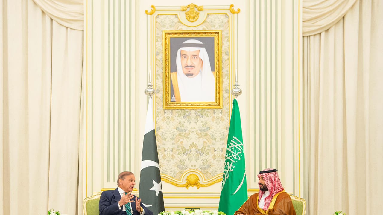 Pakistan Prime Minister Shehbaz Sharif with Crown Prince and Prime Minister of Saudi Arabia Mohammed bin Salman bin Abdulaziz Al Saud (File Photo/X@KSAmofaEN) Pakistan Prime Minister Shehbaz Sharif with Crown Prince and Prime Minister of Saudi Arabia Mohammed bin Salman bin Abdulaziz Al Saud (File Photo/X@KSAmofaEN)