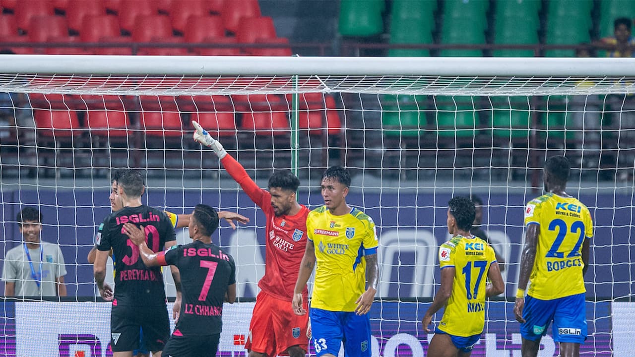 Mumbai City and Kerala Blasters FC players in action (Photo: AIFF Media) Mumbai City and Kerala Blasters FC players in action (Photo: AIFF Media)