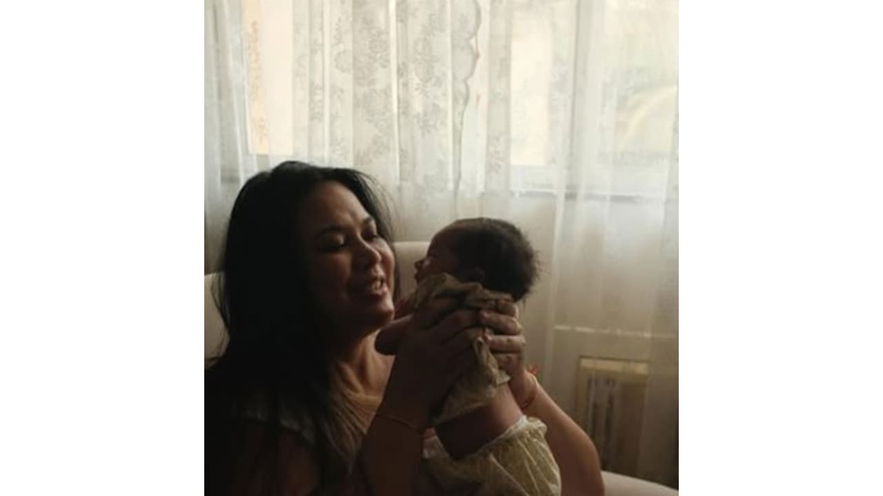 Lin Laishram with her daughter (Photo/Instagram/@randeephooda) Lin Laishram with her daughter (Photo/Instagram/@randeephooda)