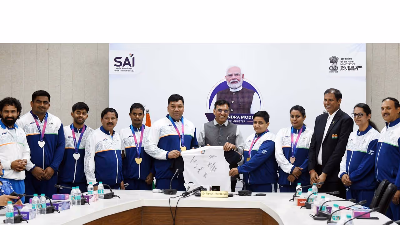 Union Minister Mansukh Mandaviya felicitates Commonwealth Games 2026 medallists (Photo/ANI) Union Minister Mansukh Mandaviya felicitates Commonwealth Games 2026 medallists (Photo/ANI)