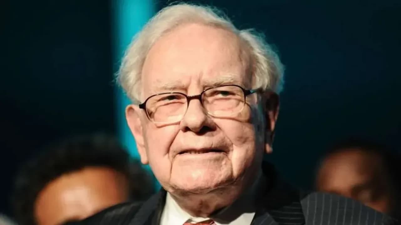 https://stocktwits.com/news articles/markets/equity/warren buffett says trump s tariffs are a big mistake warns trade policies could be an act of war/chi5lgJRbKd
