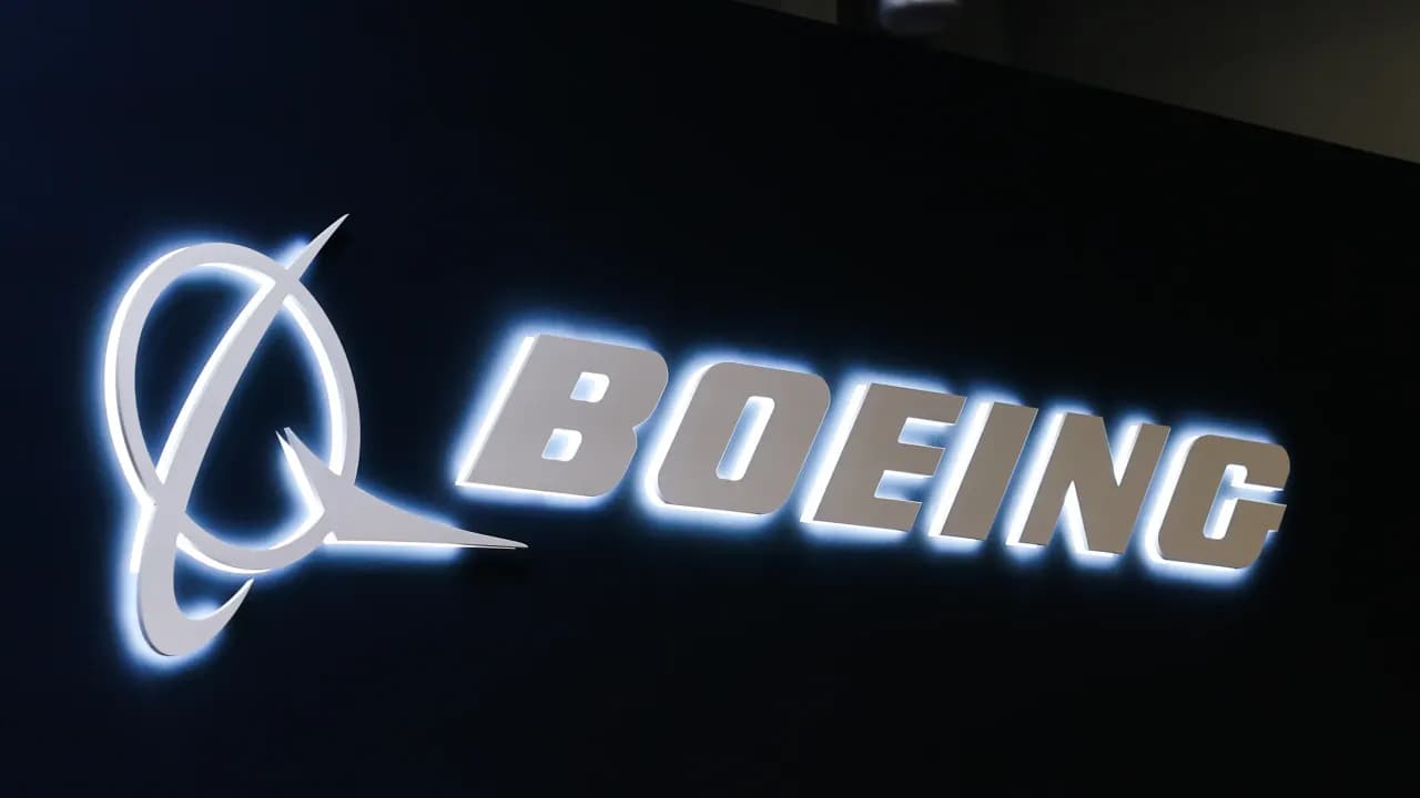 https://stocktwits.com/news articles/markets/equity/boeing price target slashed to 235 by rbc firm says lingering defense budget uncertainty will remain a headwind/cZxhPReRBrg https://stocktwits.com/news articles/markets/equity/boeing price target slashed to 235 by rbc firm says lingering defense budget uncertainty will remain a headwind/cZxhPReRBrg