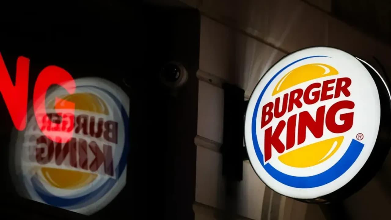 https://stocktwits.com/news articles/markets/equity/burger king operator restaurant brands lifts retail mood with promise of strong 2025/chiZxNvRblV