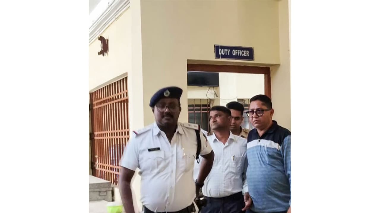 An accused in Malda incident arrested (Photo/ANI) An accused in Malda incident arrested (Photo/ANI)