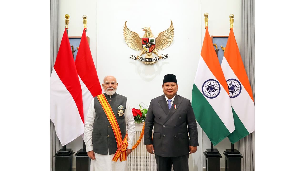 Prime Minister Narendra Modi and Indonesian President Prabowo Subianto (Photo/ANI) Prime Minister Narendra Modi and Indonesian President Prabowo Subianto (Photo/ANI)