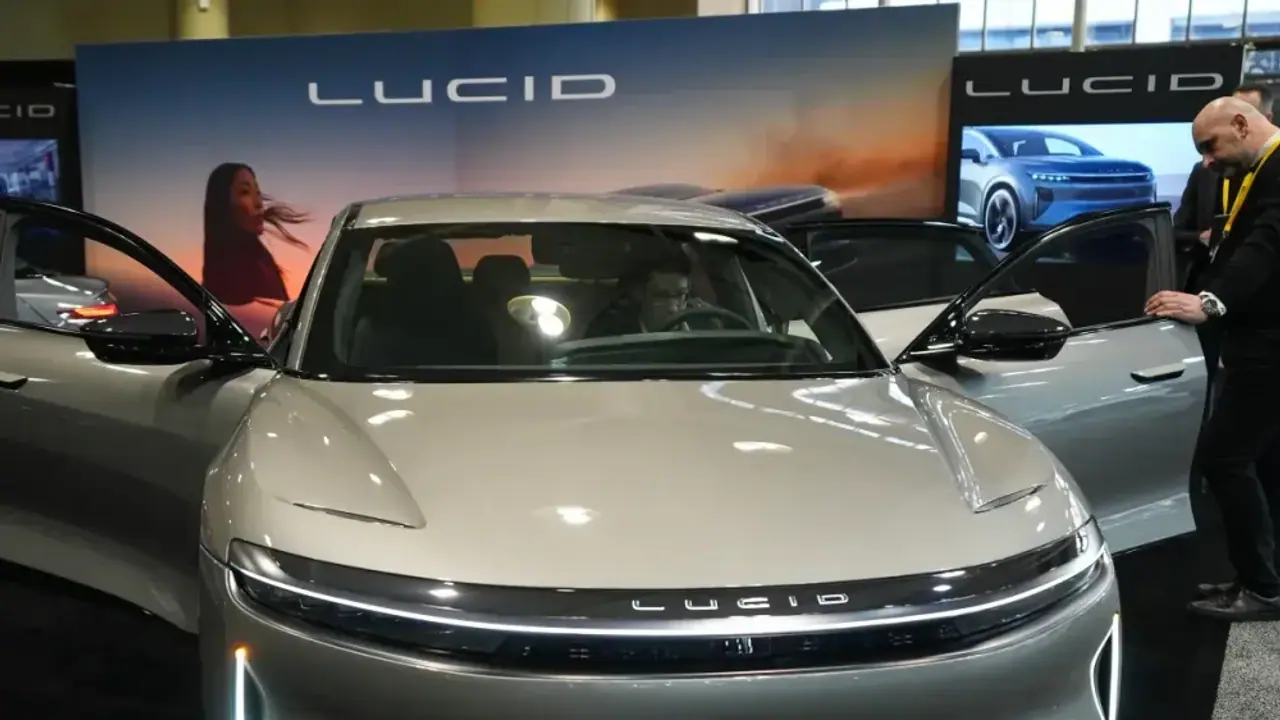 Lucid's $1B Capital Raise Plan Rattles Stock, But Retail Bulls Dismiss The Panic Lucid's $1B Capital Raise Plan Rattles Stock, But Retail Bulls Dismiss The Panic