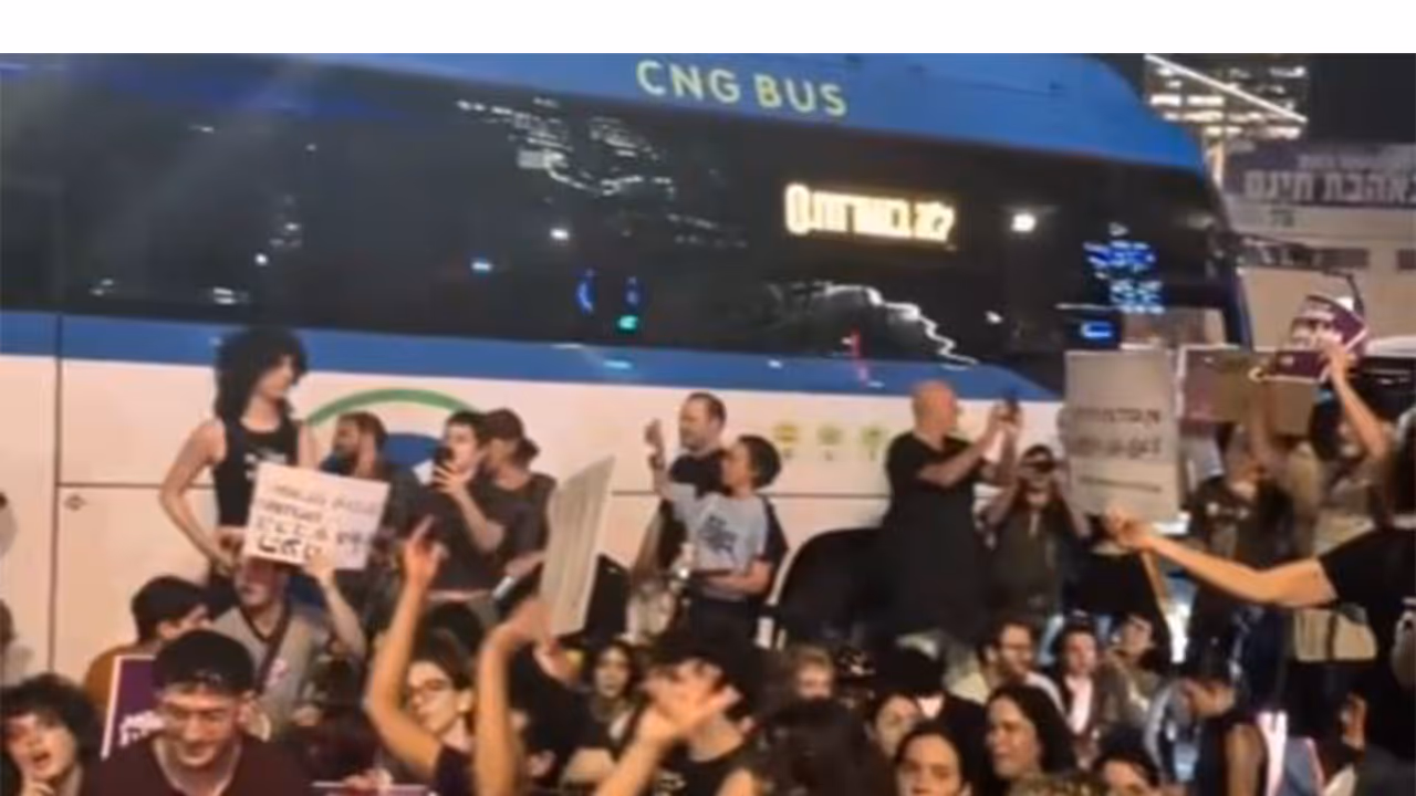 Representative of Yair Golan's party push for Jewish Arab unity (Photo/@omdimbeyachad) Representative of Yair Golan's party push for Jewish Arab unity (Photo/@omdimbeyachad)