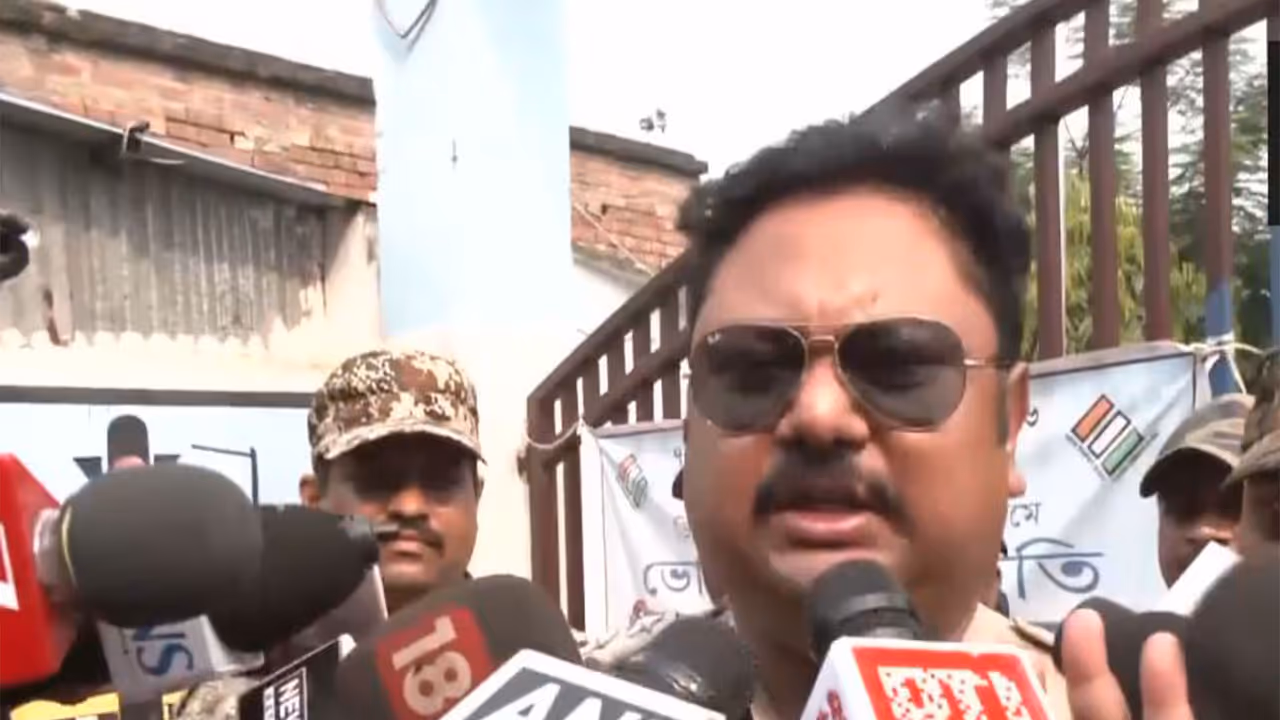 Beldanga SDPO Anandjit Hore (Photo/ANI) Beldanga SDPO Anandjit Hore (Photo/ANI)