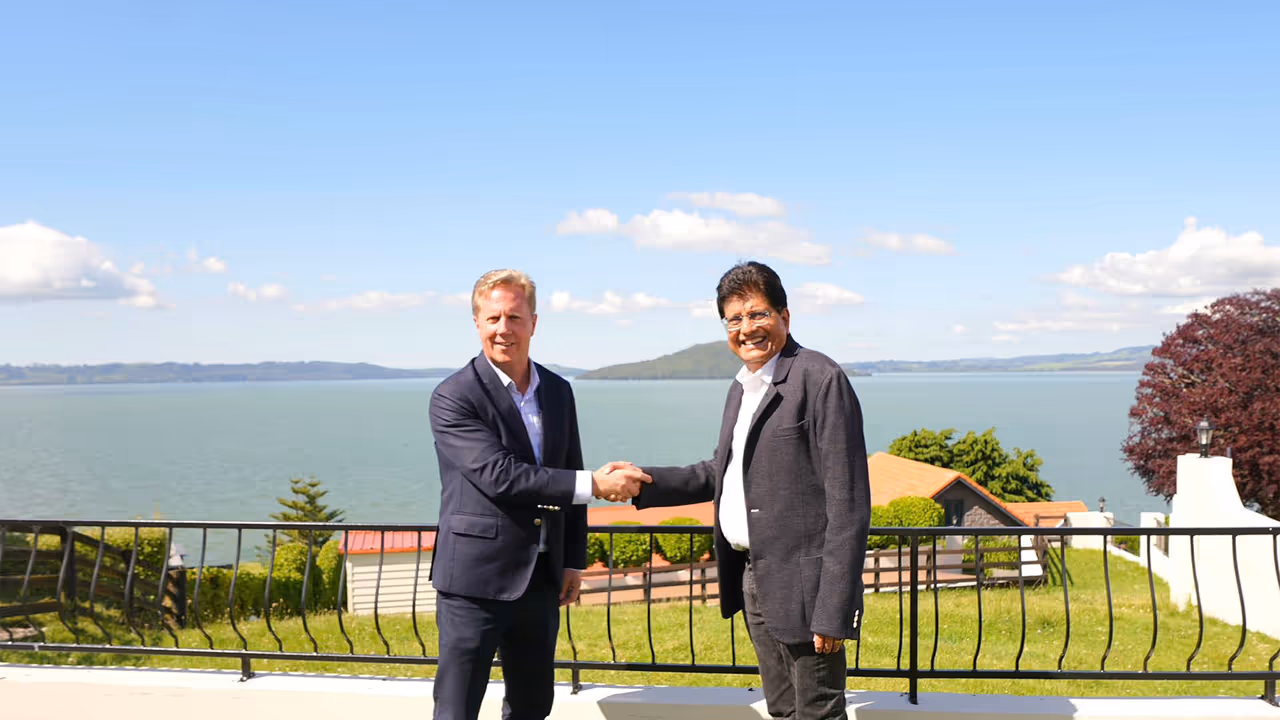 Union Commerce and Industry Minister Piyush Goyal with his New Zealand counterpart Todd McClay (Photo/X@PiyushGoyal)