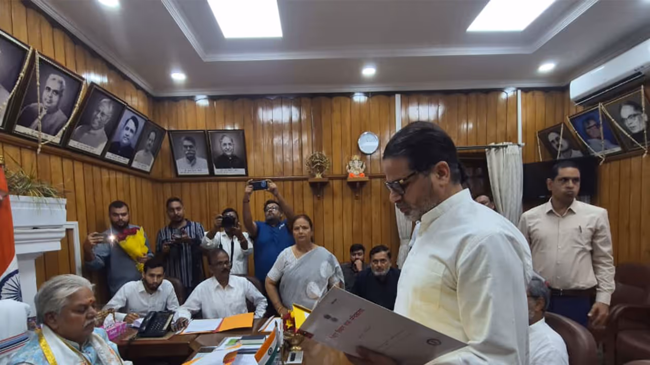 Prashant Kishore takes oath as Bankipur MLA (Photo/X/@jansuraajonline) Prashant Kishore takes oath as Bankipur MLA (Photo/X/@jansuraajonline)